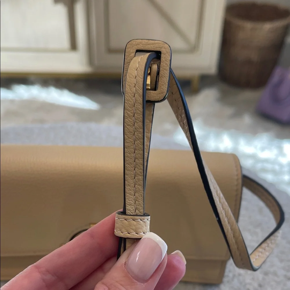 NWT Tory Burch Miller Wallet Crossbody in Vanilla Soft Serve - Picture 3 of 7